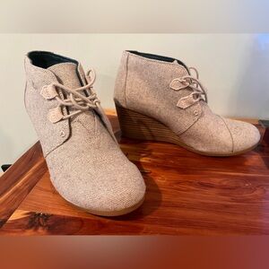 Tom’s Kala Wedge Booties